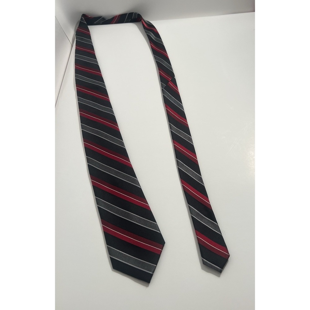 VAN HEUSEN MENS TIE BLACK RED STRIPED